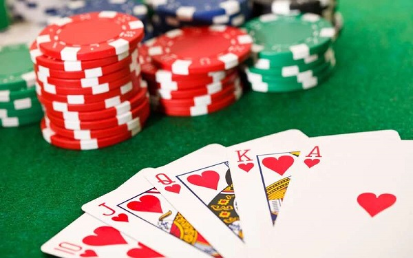 Petunjuk terperinci tentang cara daftar Poker Online untuk pemula